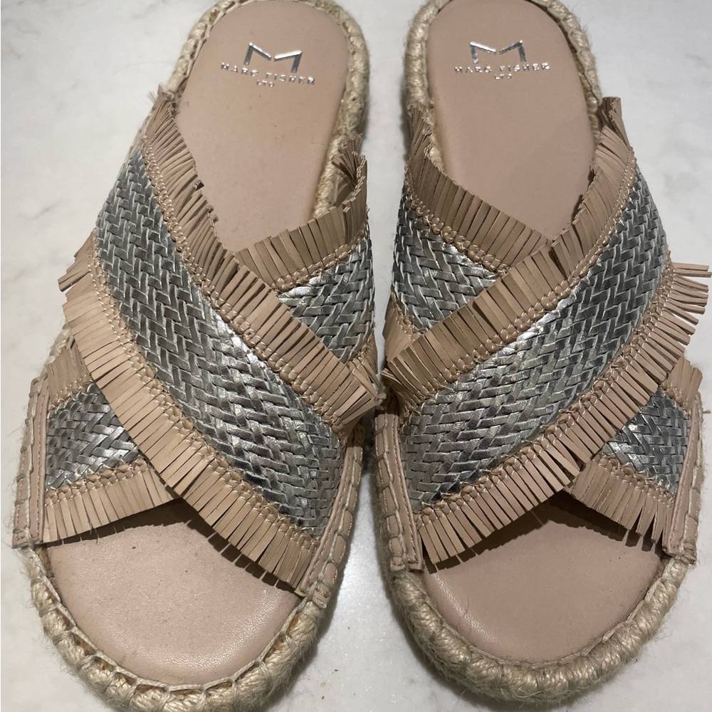 Marc Fisher slide sandals in tan and silver - Size 7